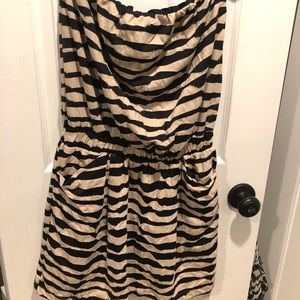 Strapless striped dress with pockets